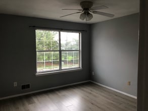 804 Woodchip Rd in Lumberton, NJ - Building Photo - Building Photo