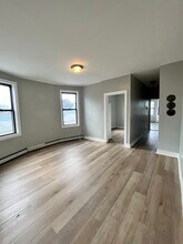 120 Randolph Ave, Unit 1R in Jersey City, NJ - Foto de edificio - Building Photo