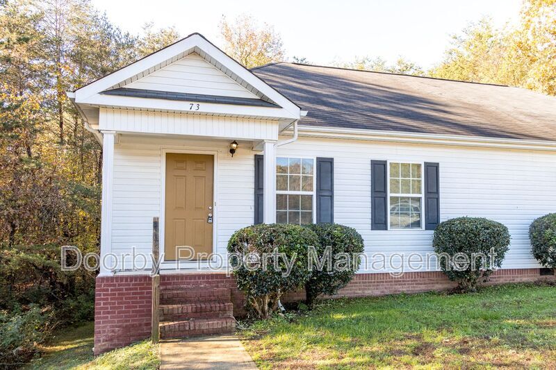 73 Muskett Dr in Chickamauga, GA - Foto de edificio