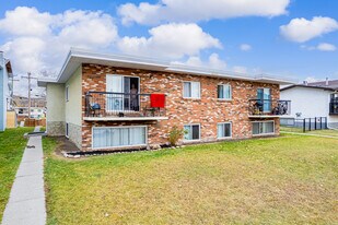 Bowness 4311 Apartments in Calgary, AB - Building Photo