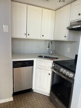 491 Valley St, Unit # 11 in Orange, NJ - Foto de edificio - Building Photo