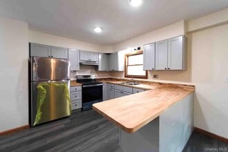 132 Red Top Rd in Wallkill, NY - Building Photo - Building Photo