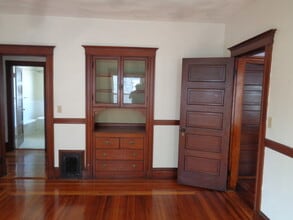 73 Grove St, Unit 3 in Belmont, MA - Foto de edificio - Building Photo