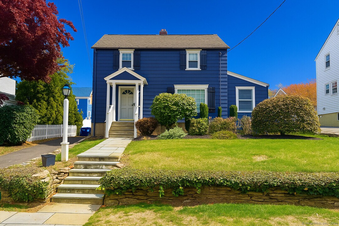 467 Wilson St in Fairfield, CT - Building Photo