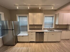 51 Ibbetson St, Unit 2 in Somerville, MA - Foto de edificio - Building Photo