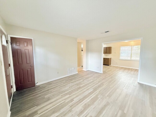 4930 La Ceiba Dr in Pensacola, FL - Building Photo - Building Photo