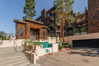 Woodspring in San Diego, CA - Building Photo - Building Photo