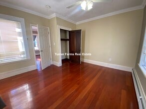 67 Flint St, Unit 2 in Somerville, MA - Building Photo - Building Photo
