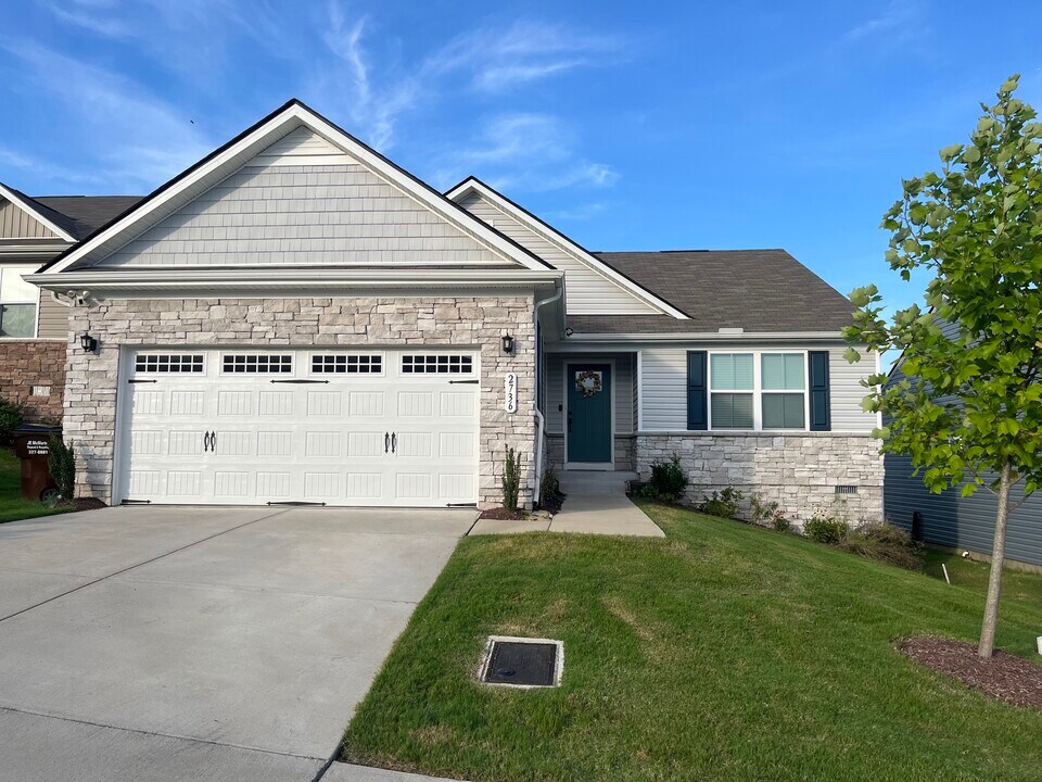 2736 Thornton Grove Blvd in Nashville, TN - Building Photo