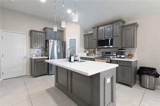 12 N 26th St in Hidalgo, TX - Building Photo - Building Photo