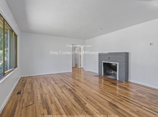 5610 SE Steele St in Portland, OR - Building Photo - Building Photo