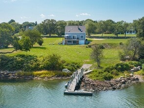 594 River Rd in Westport, MA - Building Photo - Building Photo