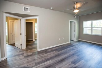 911 W 22nd St in Austin, TX - Building Photo - Building Photo