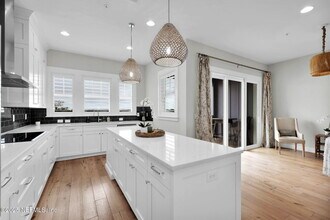 2320 Beach Blvd in Jacksonville Beach, FL - Building Photo - Building Photo