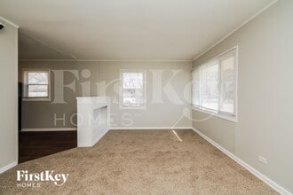 16784 Bulger Ave, Unit 130-113 in Hazel Crest, IL - Foto de edificio - Building Photo