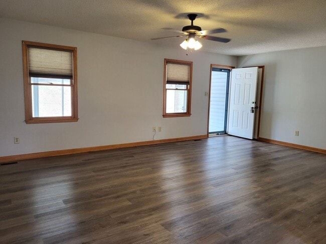 2527 Otis Dellinger Rd in Lincolnton, NC - Building Photo - Building Photo