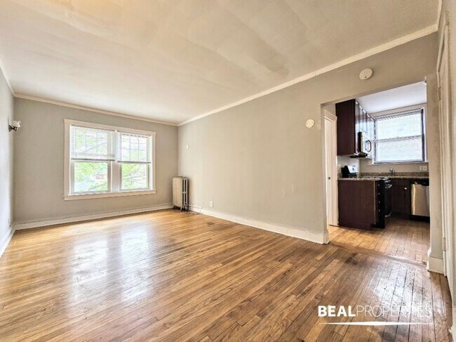 property at 2112 W Ainslie St