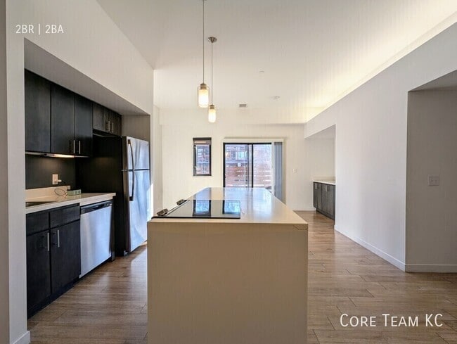 property at 662 E 63rd St