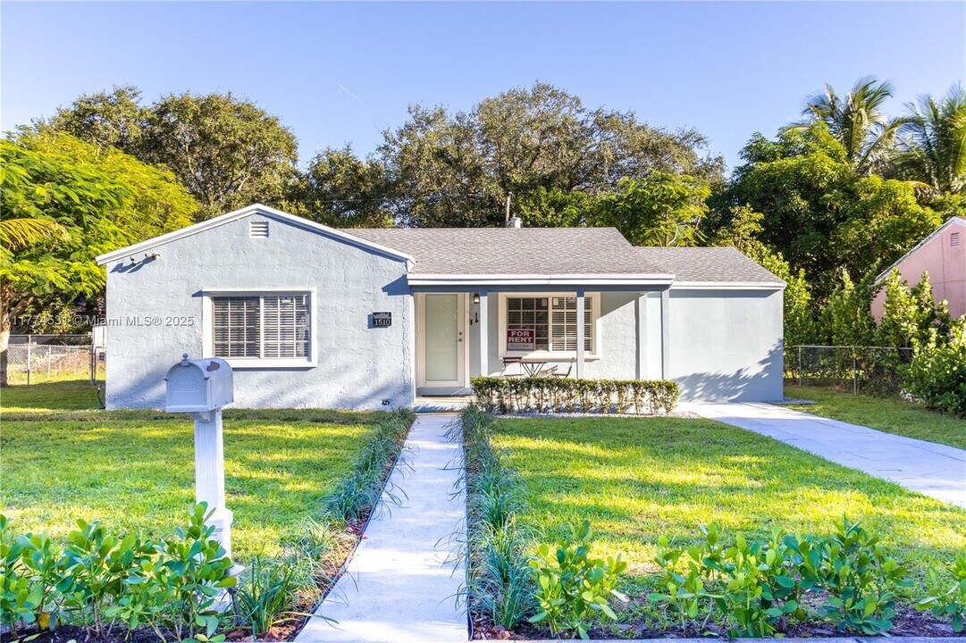 1510 NE 132nd Rd in North Miami, FL - Building Photo