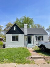 3828 Nelson Dr in St. Louis, MO - Building Photo - Building Photo