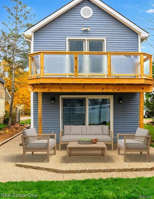 121 N North Shore Dr in Lake Orion, MI - Foto de edificio - Building Photo