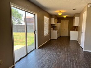 5728 1st Pl in Lubbock, TX - Building Photo - Building Photo
