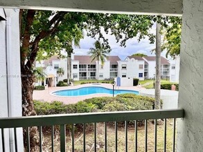 9762 NW 49th Ter, Unit 378 in Doral, FL - Building Photo - Building Photo