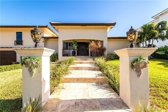 2948 NE 35th Ct in Lighthouse Point, FL - Building Photo - Building Photo