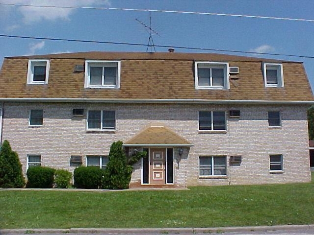 361 Kendall Ave, Unit 1 in Campbell, OH - Building Photo - Building Photo