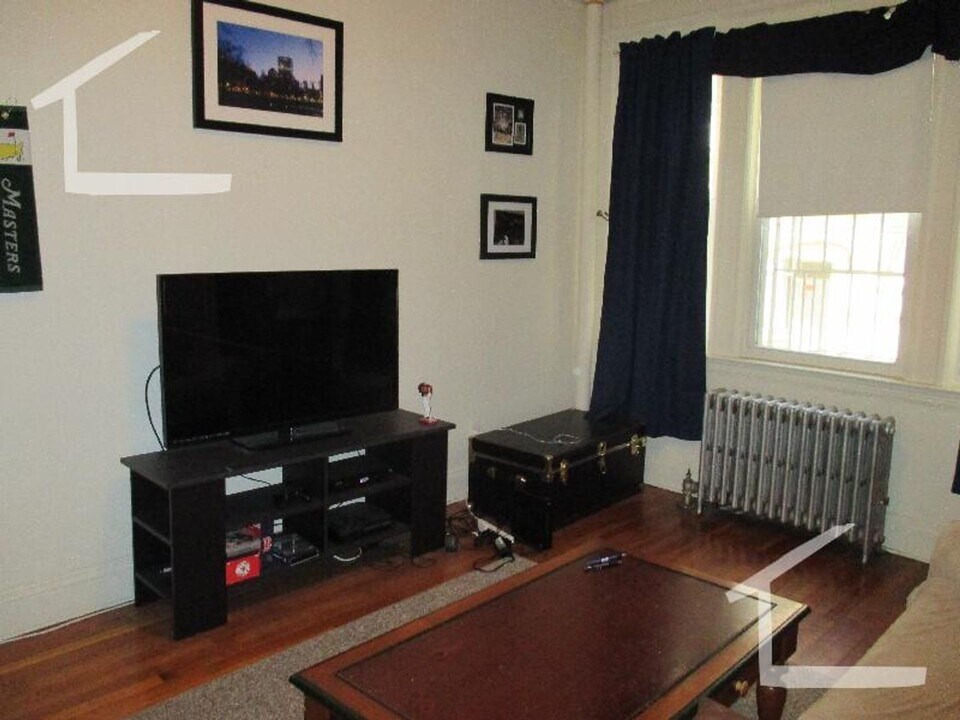 1640 Commonwealth Ave in Boston, MA - Building Photo