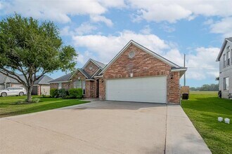 9631 Highland Pointe Dr in Needville, TX - Building Photo - Building Photo
