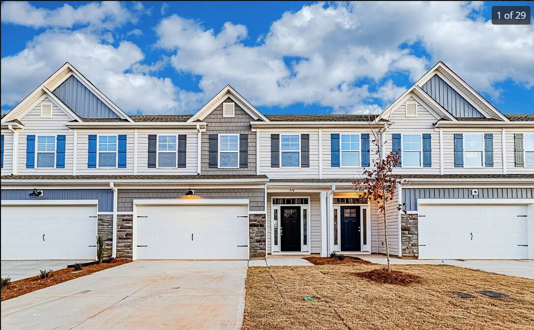 316 Trail Branch Ct in Greer, SC - Foto de edificio