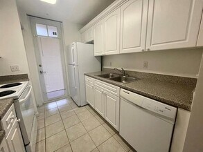 4812 S Central Blvd, Unit 15 in Jupiter, FL - Foto de edificio - Building Photo