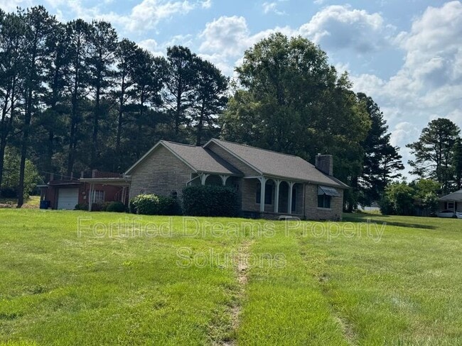 633 S Greensboro St in Liberty, NC - Building Photo - Building Photo