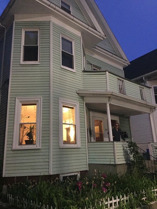 377 Highland Ave, Unit 1 in Somerville, MA - Building Photo - Building Photo