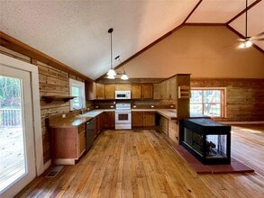 4848 Hogan Rd in Deatsville, AL - Building Photo - Building Photo