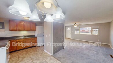 4451 Mahler Dr in Dayton, OH - Building Photo - Building Photo