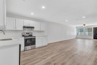 4330 Forest Point Dr in Garland, TX - Building Photo - Building Photo