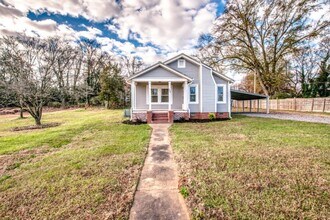 107 Rose St in Mount Holly, NC - Building Photo - Building Photo