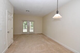 2933 SW 35th Pl in Gainesville, FL - Building Photo