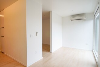 1475 SE 15th Ave in Portland, OR - Building Photo - Building Photo