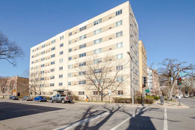 property at 1400 chicago Ave