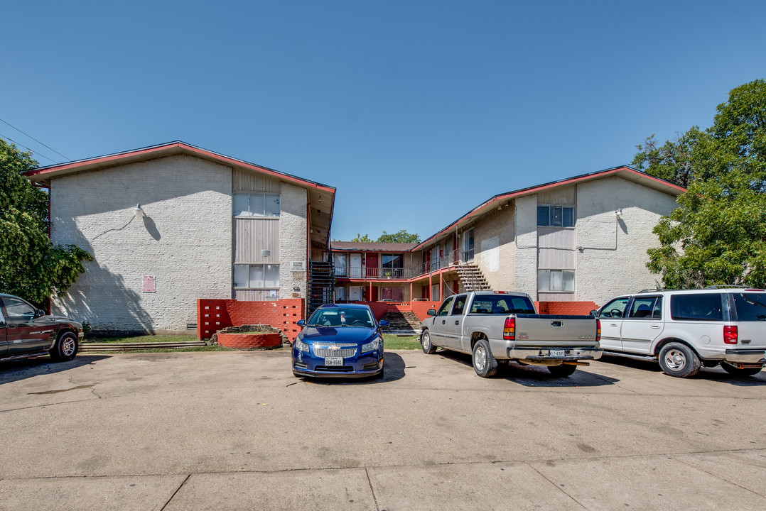 Stoneridge in Dallas, TX - Building Photo