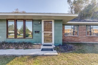 5822 Black Gum Dr in Houston, TX - Building Photo - Building Photo