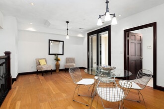 B on Lindell in St. Louis, MO - Building Photo - Interior Photo