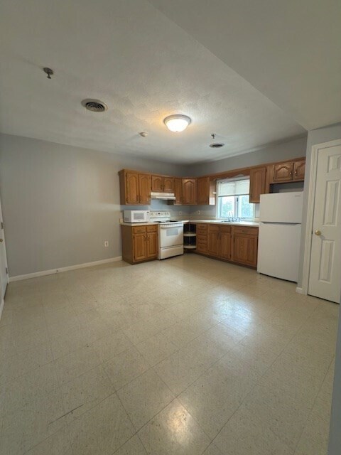 496 Main St in Stoneham, MA - Building Photo - Building Photo