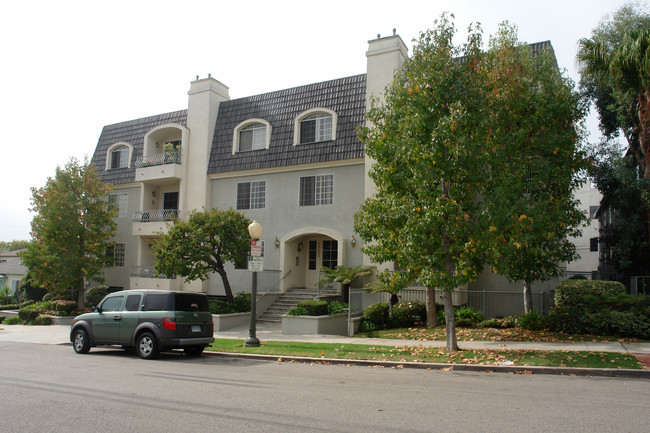 1747 Glendon Ave in Los Angeles, CA - Building Photo - Building Photo