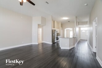 9812 Cristina Dr in Riverview, FL - Building Photo - Building Photo