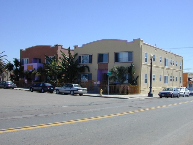 Vista Del Mar in San Diego, CA - Foto de edificio - Building Photo