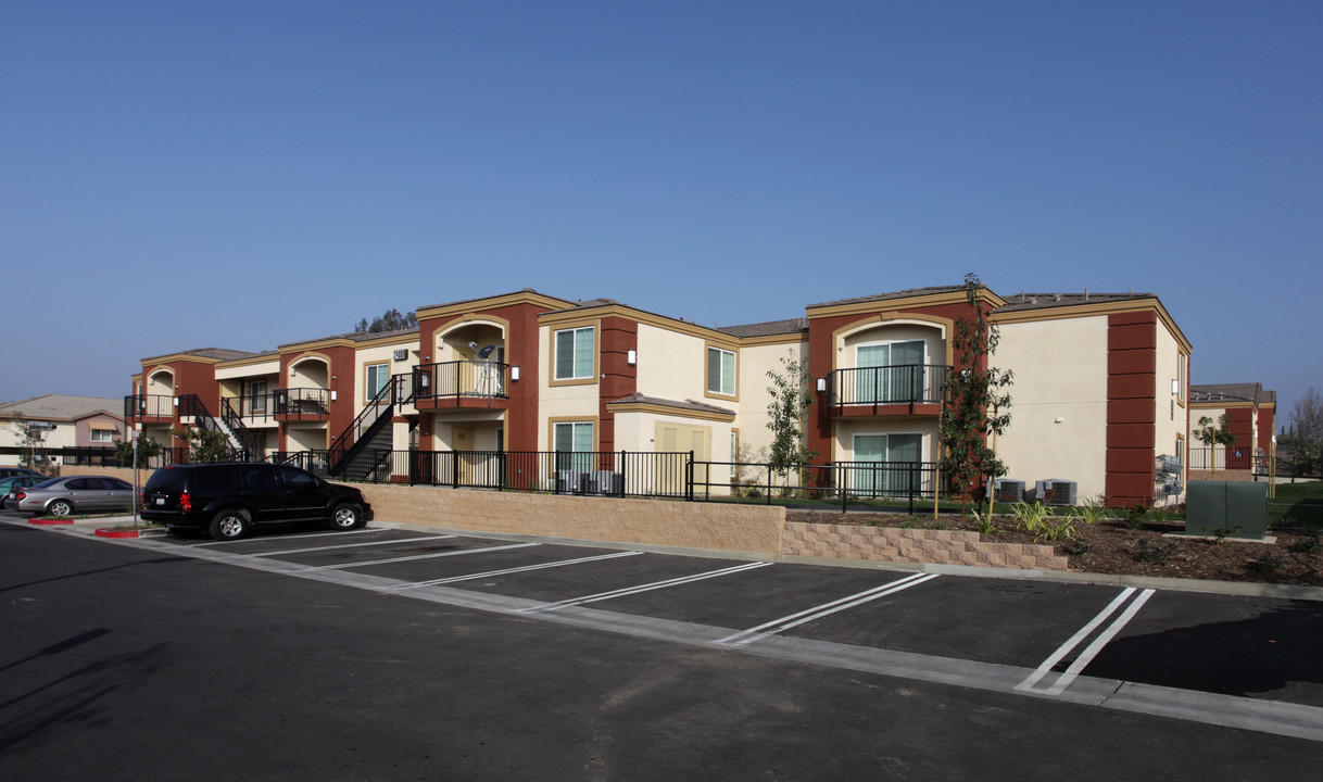 Hemlock Family Apartments South in Moreno Valley, CA - Building Photo